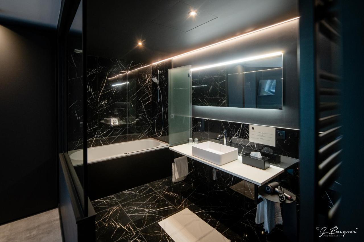 Les Thermes De Spa By La Cour De La Reine Hotel, Suites & Acces Gratuit Au Centre Thermal Luaran gambar