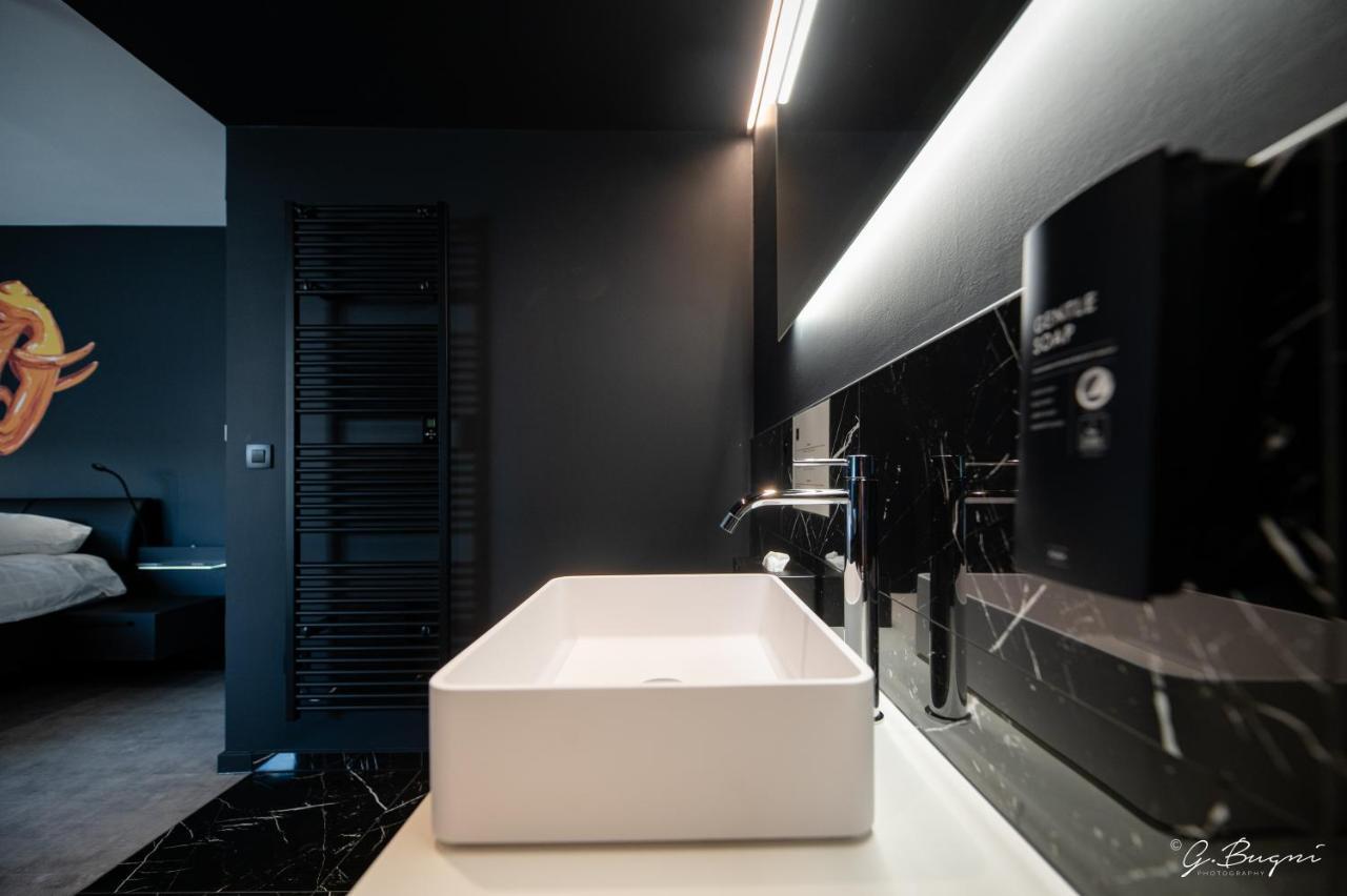Les Thermes De Spa By La Cour De La Reine Hotel, Suites & Acces Gratuit Au Centre Thermal Luaran gambar